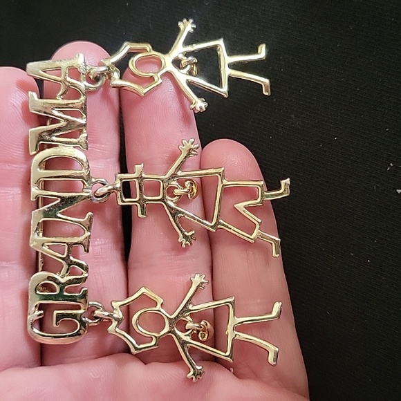 Shirt pin for Grandma - Picture 4 of 4